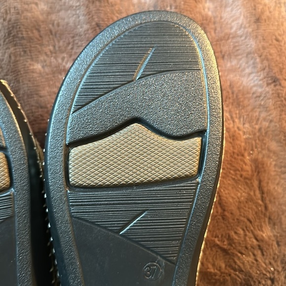 NWOB LA PLUME Paola Gold Slide Sandal Sz  7 - Picture 10 of 14